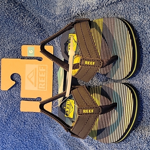 New with tags Reef Little Uni kids size 6 sandles - Picture 2 of 6
